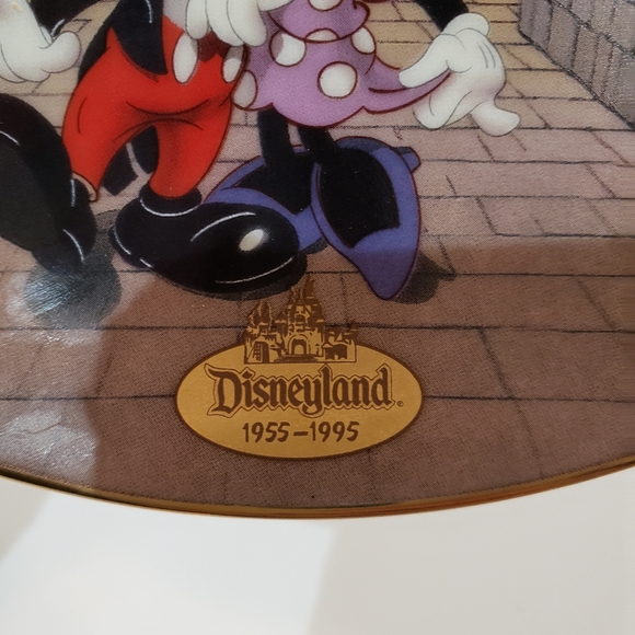 Disneyland 40th anniversary collectable plate - Picture 3 of 10